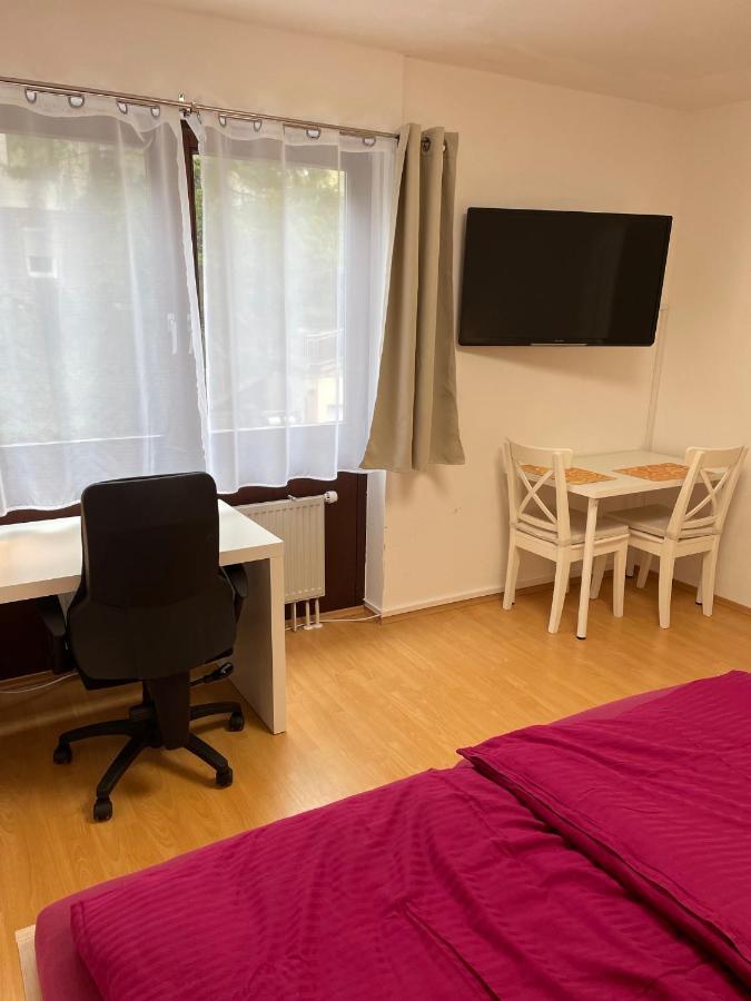 Zimmer Im Herzen Von Durlach Karlsruhe Eksteriør bilde